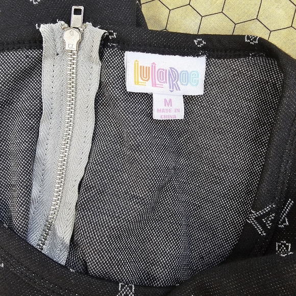 Elegant Black Patterned Dress Lularoe Amelia M - Picture 3 of 3